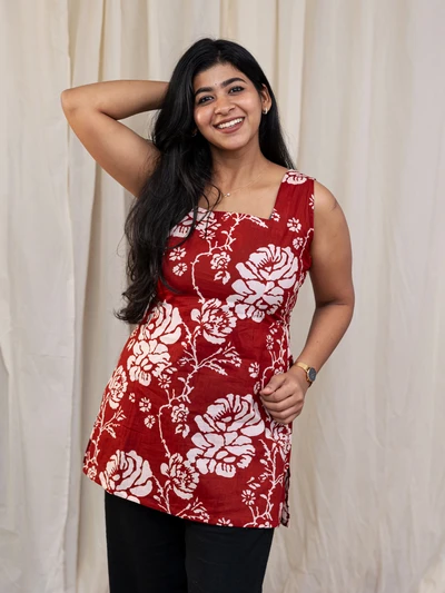 Crimson White Blossom Short Top