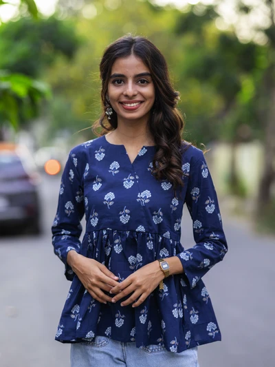 Blue Bud Floral Short Top