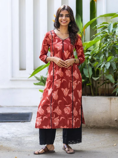 Scarlet Patch Floral Kurta