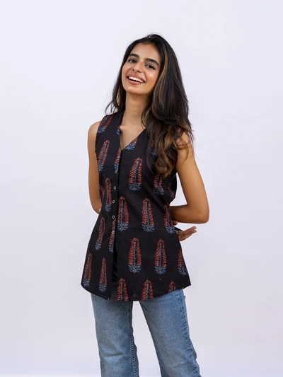 Black Block Short Top